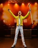 Figurine Freddie Mercury en Veste Jaune – Hommage Iconique