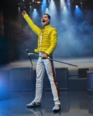 Figurine Freddie Mercury en Veste Jaune – Hommage Iconique